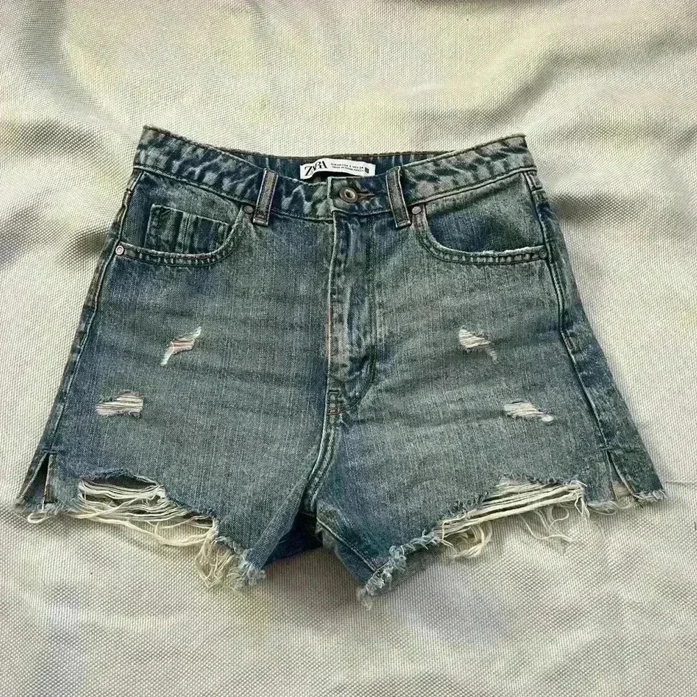 Zara Ripped Denim Shorts - Picture 4 of 5